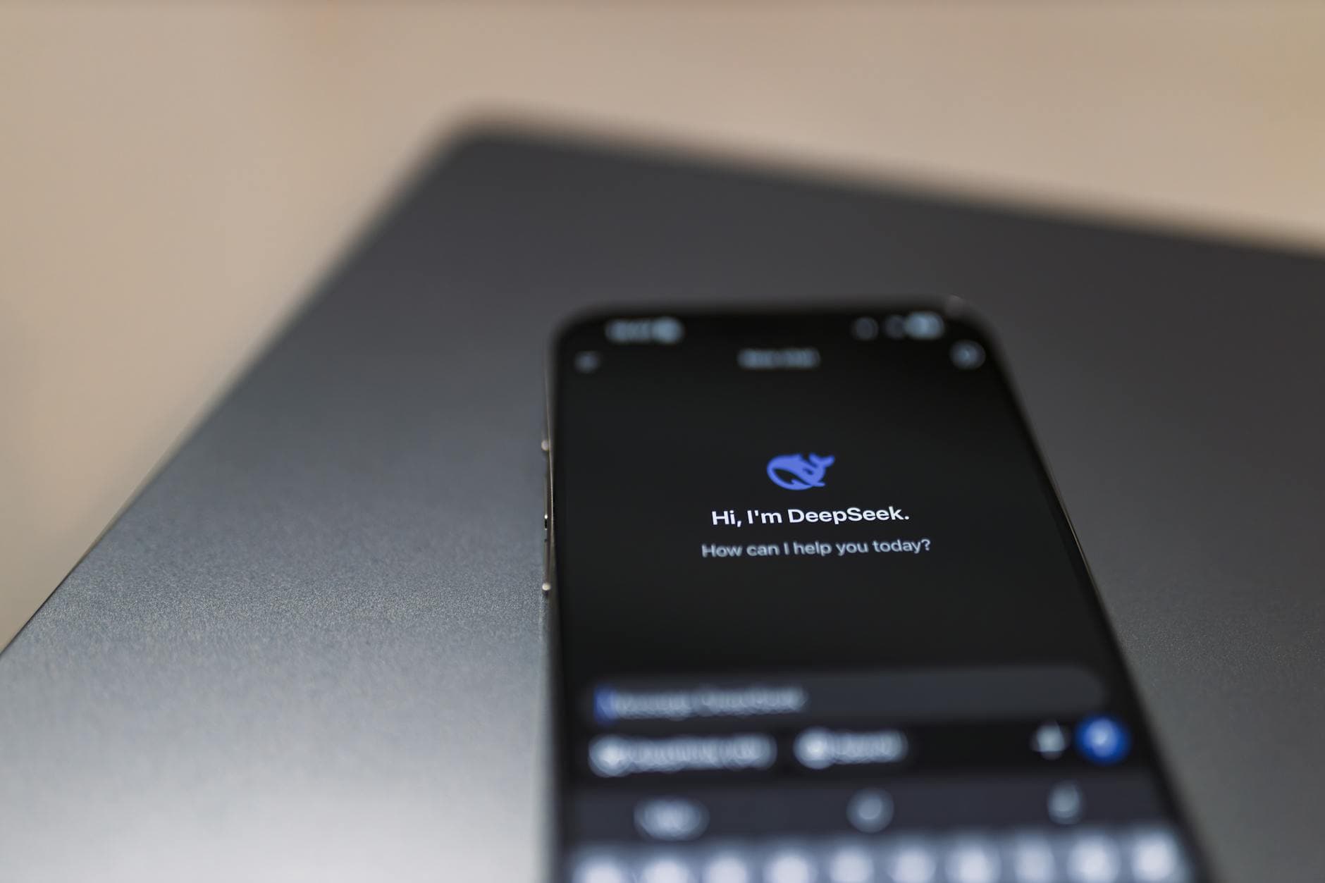 Voice assistant and AI chatbot interaction on smart device screen